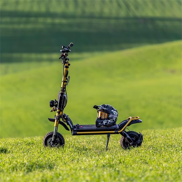 Kaabo Wolf King GTR 4000w 72v 35ah Li Black Twin Motor Electric Scooter (IPX5)