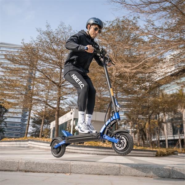 Kaabo Mantis King GT 2200w 60v 24ah Li Gold Twin Motor Electric Scooter (IPX5)